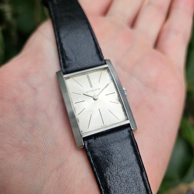 Juvenia Tank Champagne Dial Mécanique 23.5 x 32mm