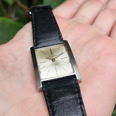 Juvenia Tank Champagne Dial Mécanique 23.5 x 32mm